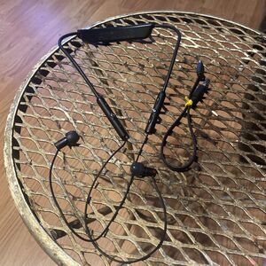 Sony SBH80 Stereo Bluetooth Headset  Tested Works With Charger